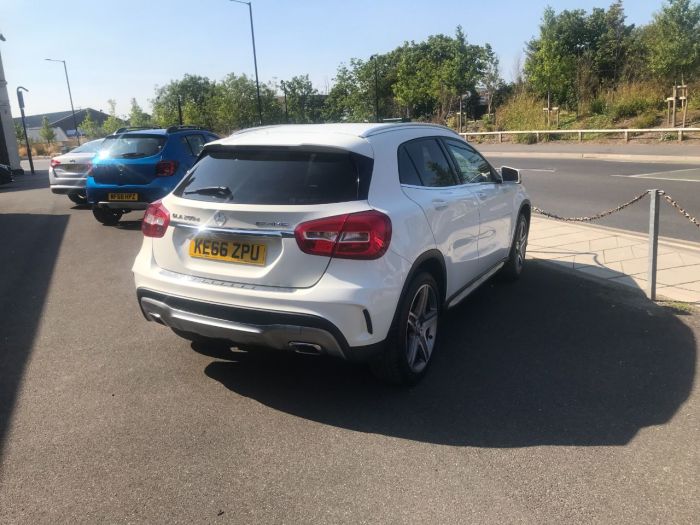 Mercedes-Benz GLA 2.1 GLA 200d AMG Line 5dr Estate Diesel White