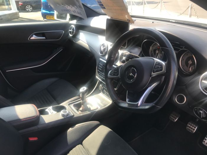 Mercedes-Benz GLA 2.1 GLA 200d AMG Line 5dr Estate Diesel White